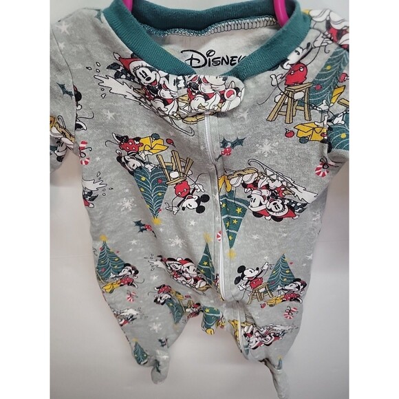 Disney baby 1 Piece Sleeper Baby 0-3 Months Mickey Mouse Pluto Dog Christmas - Picture 3 of 8